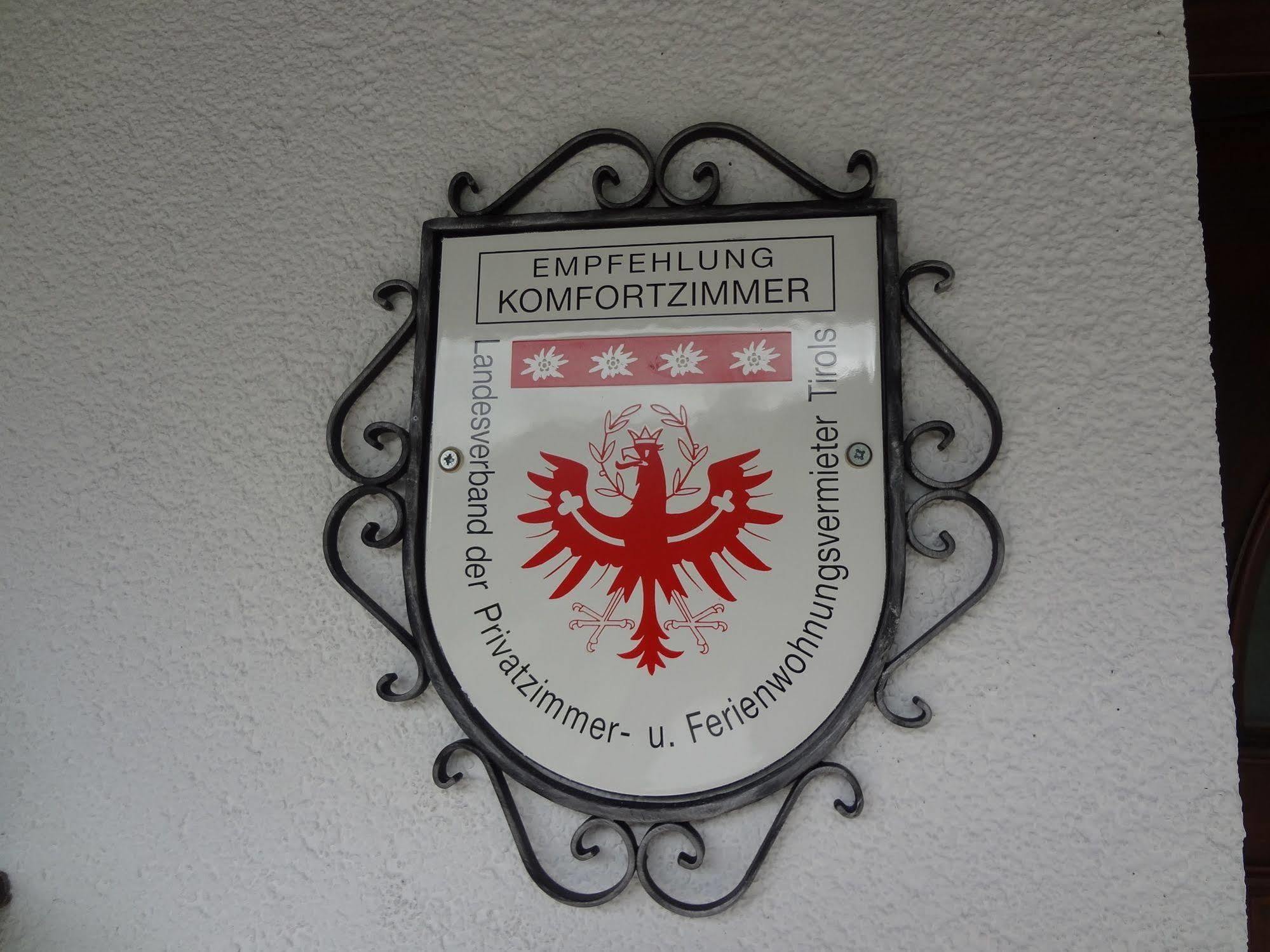 Hôtel Chalet Maria Theresia à Kals-am Großglockner Extérieur photo